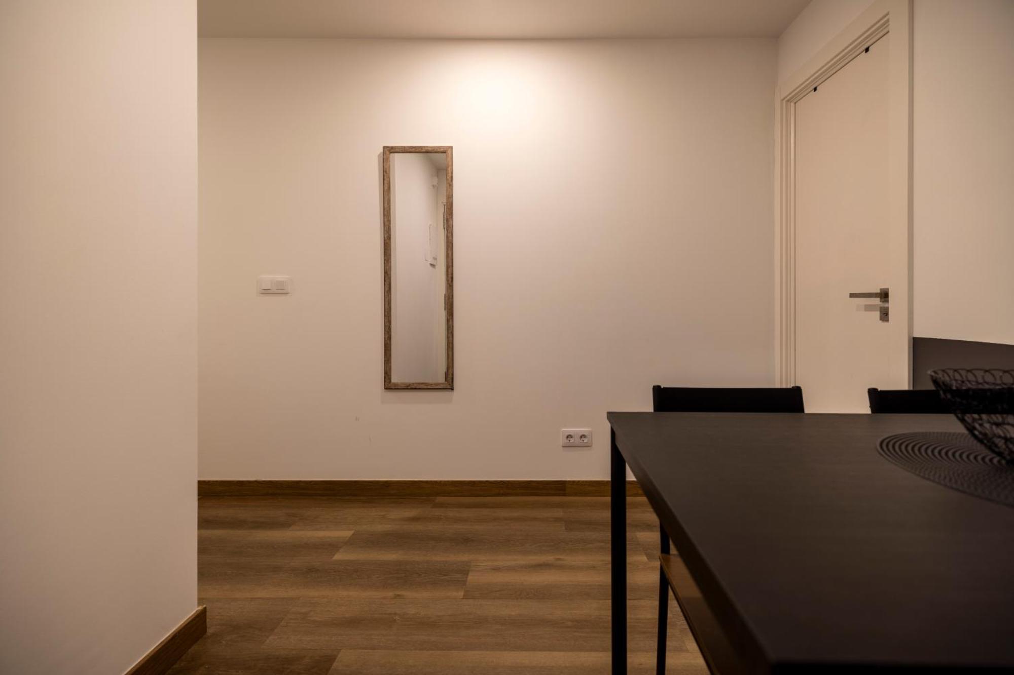 Estudio Para Grupos Pequenos En El Pas De La Casa - Centrico Zewnętrze zdjęcie